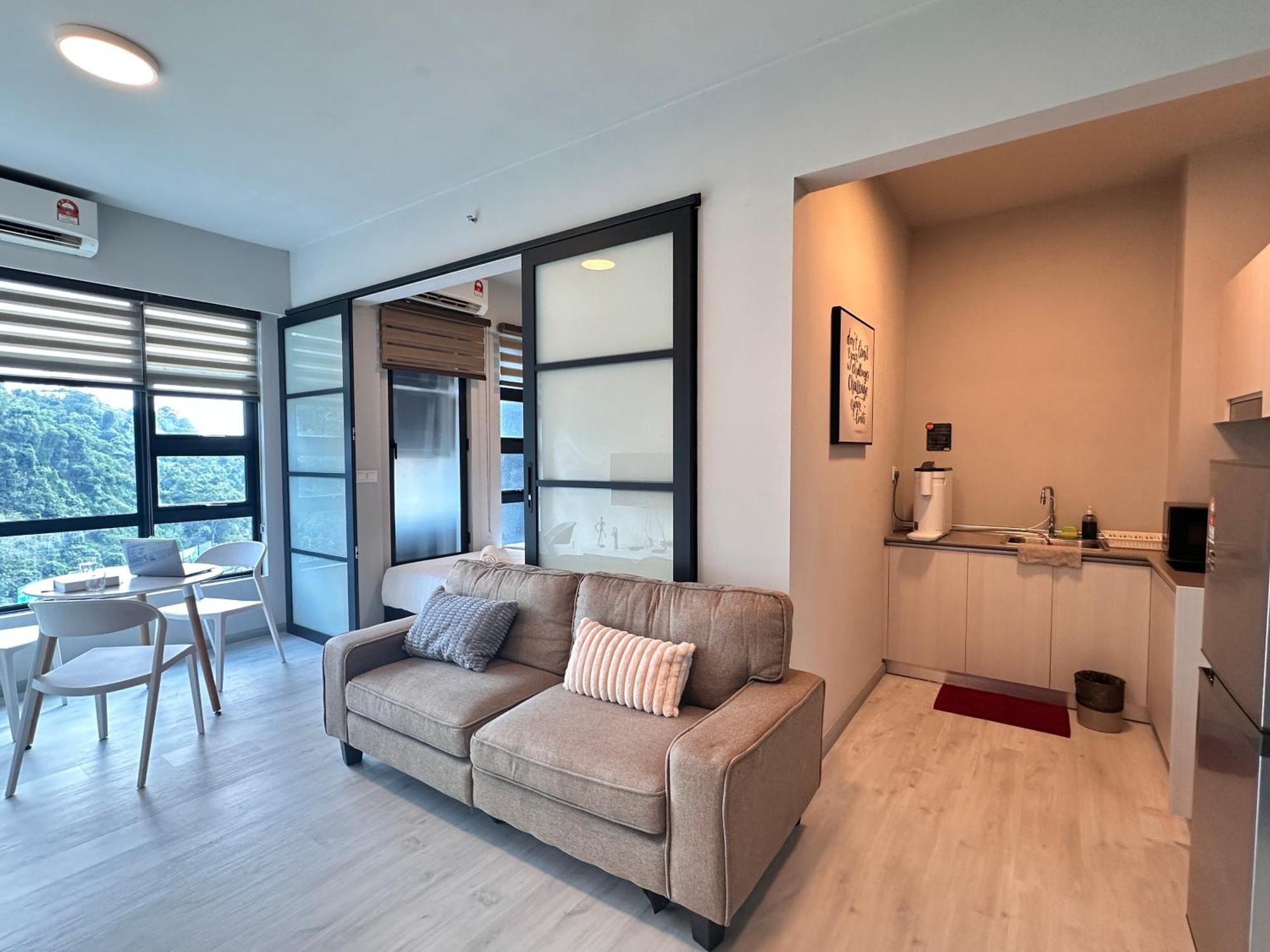 Jesselton Quay: Sea View Apartment with Pool and Wi-Fi Kota Kinabalu Exterior photo