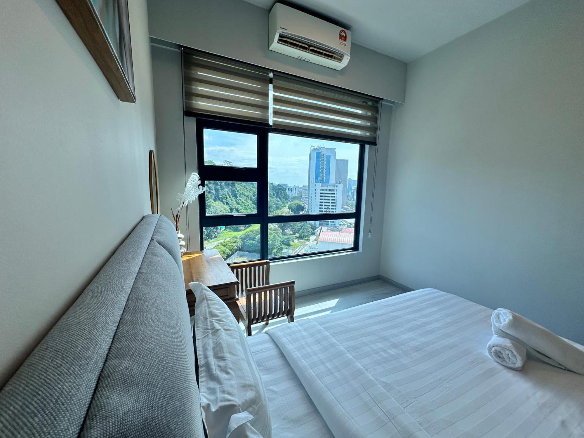 Jesselton Quay: Sea View Apartment with Pool and Wi-Fi Kota Kinabalu Exterior photo