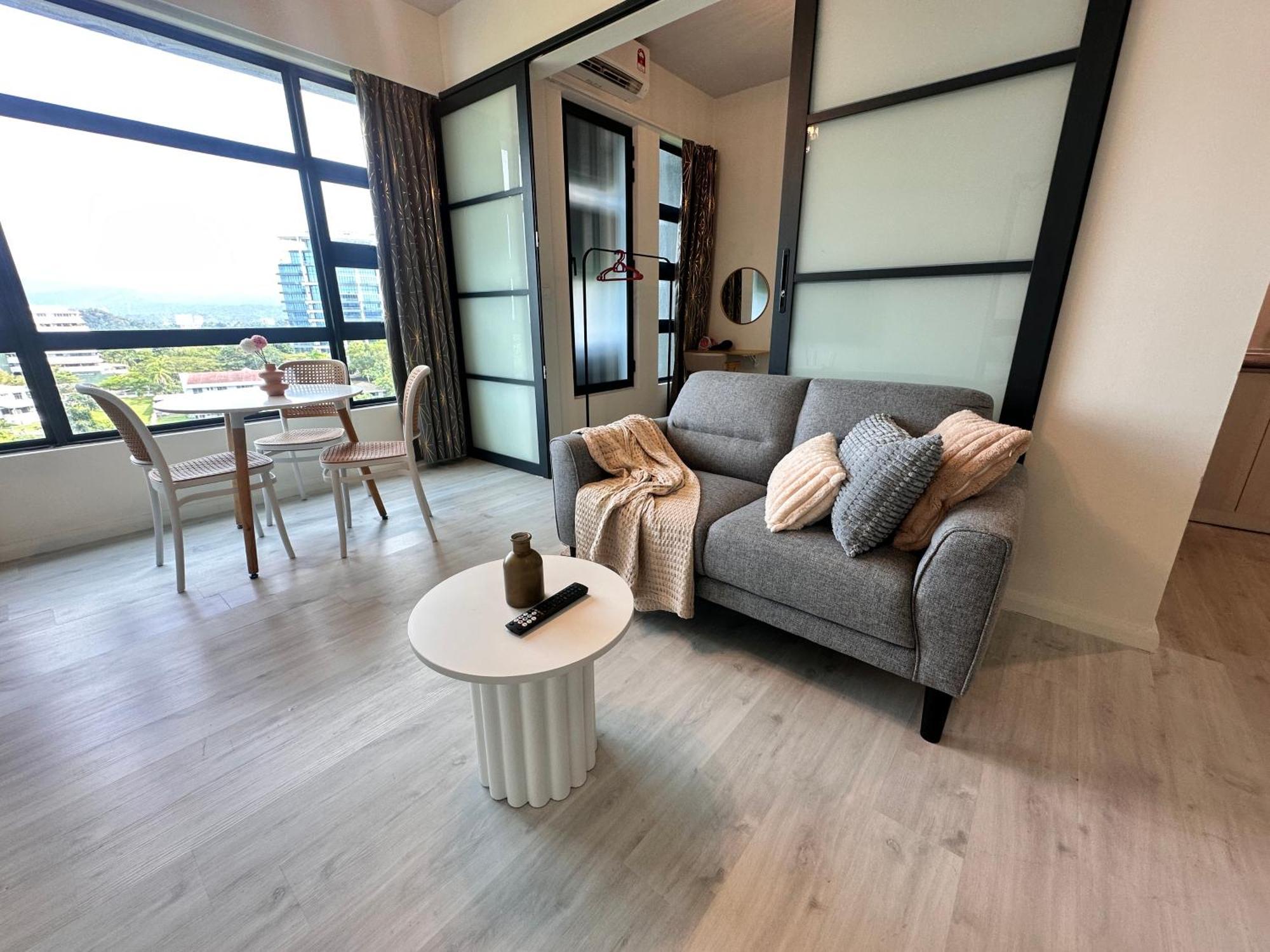 Jesselton Quay: Sea View Apartment with Pool and Wi-Fi Kota Kinabalu Exterior photo