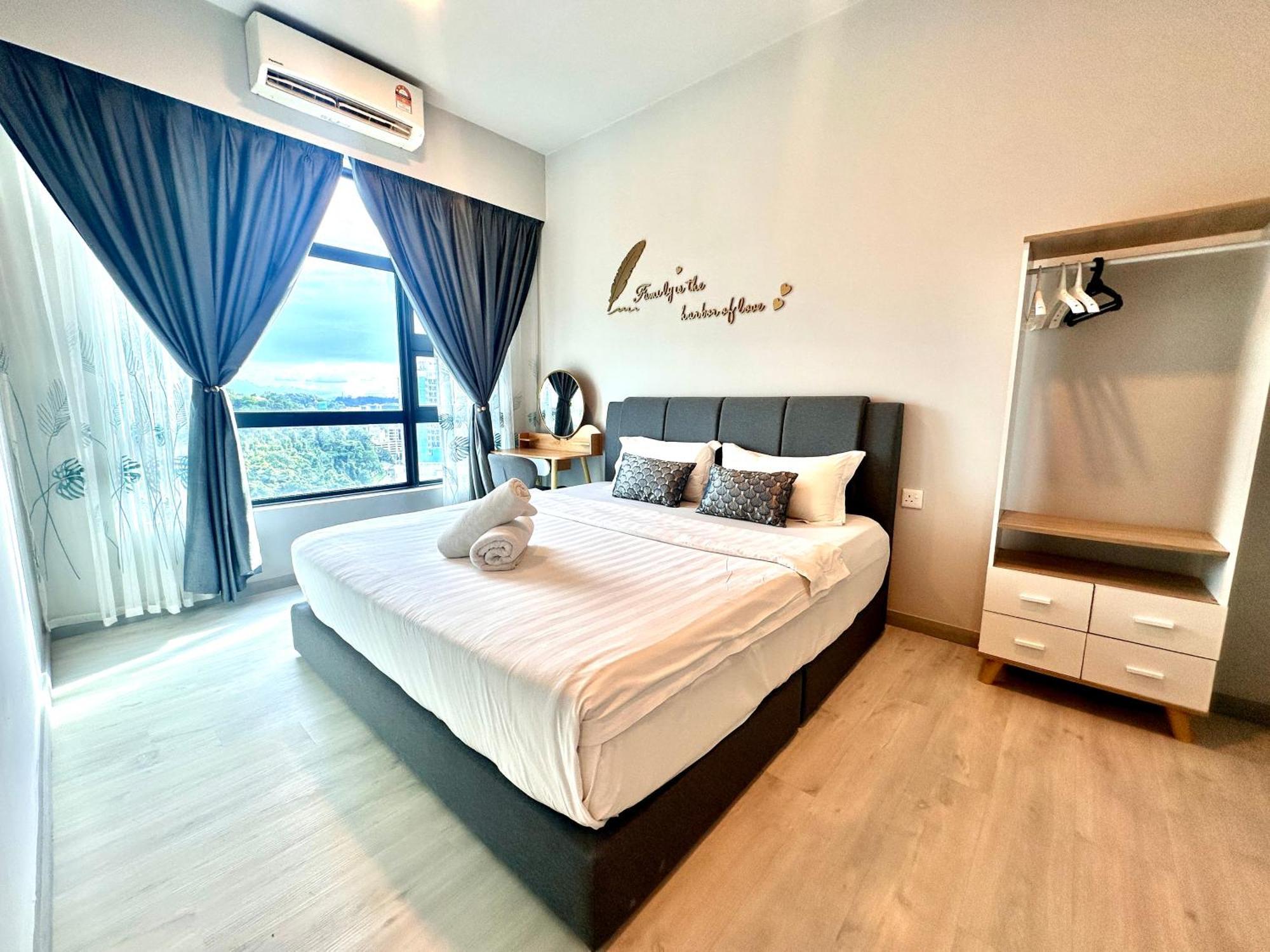 Jesselton Quay: Sea View Apartment with Pool and Wi-Fi Kota Kinabalu Exterior photo