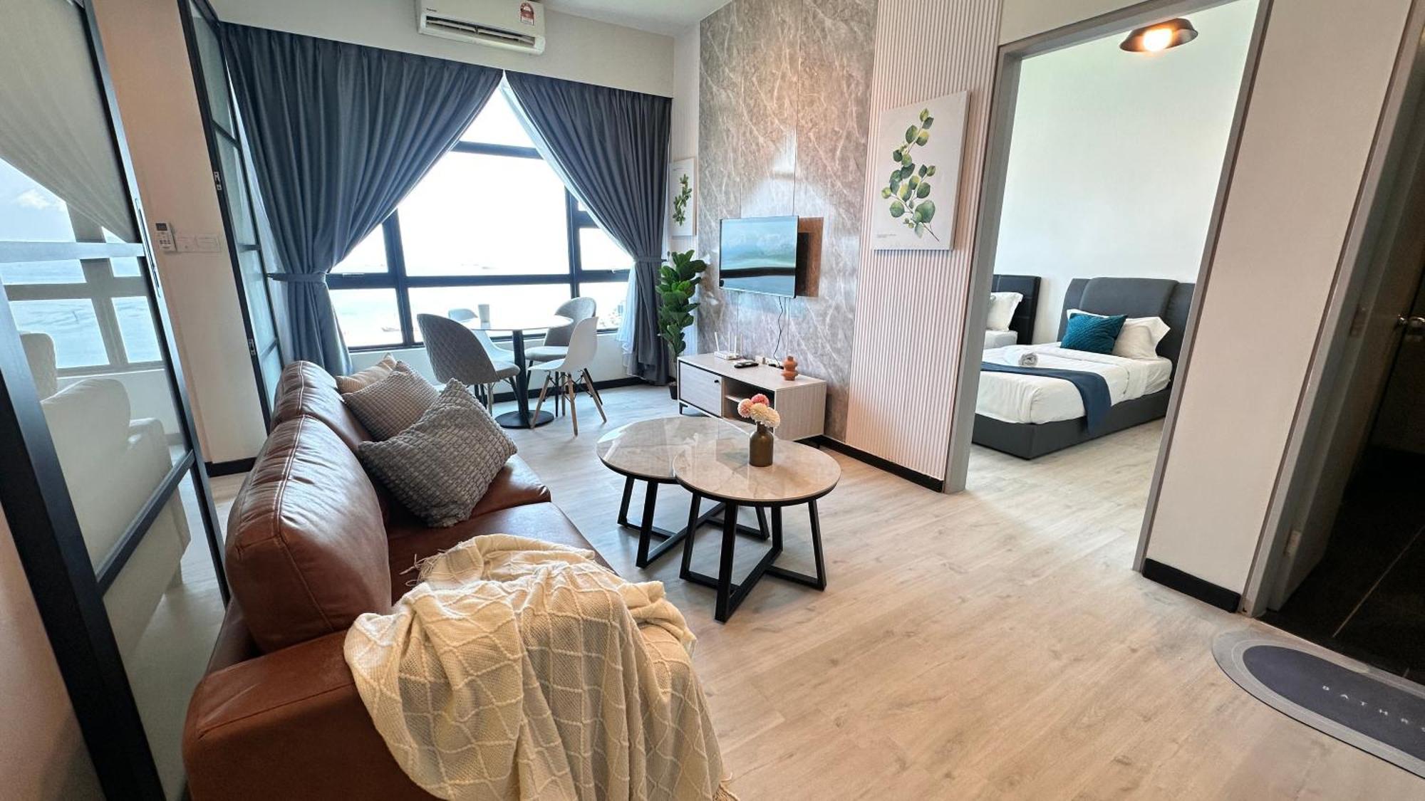 Jesselton Quay: Sea View Apartment with Pool and Wi-Fi Kota Kinabalu Exterior photo