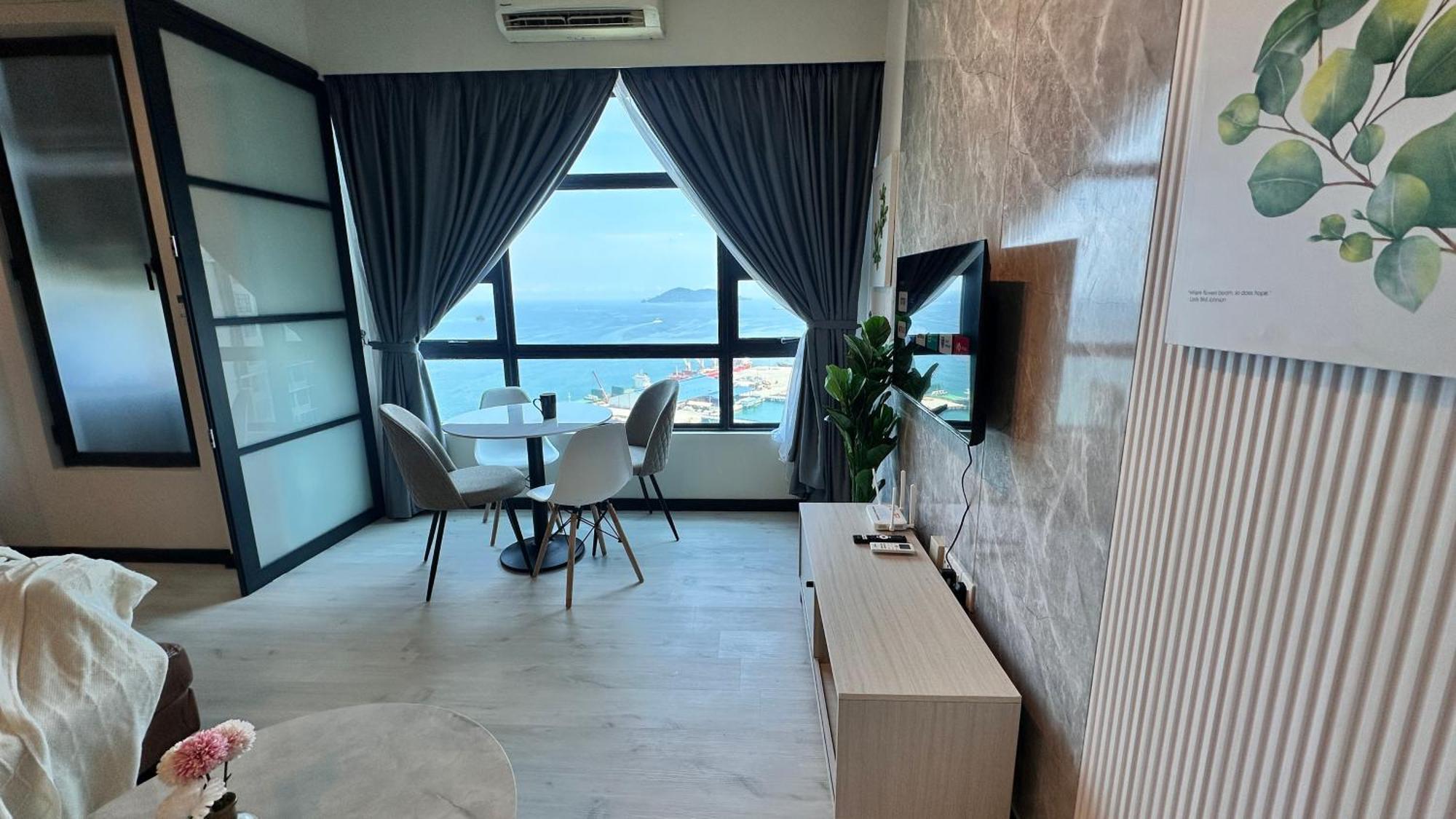 Jesselton Quay: Sea View Apartment with Pool and Wi-Fi Kota Kinabalu Exterior photo